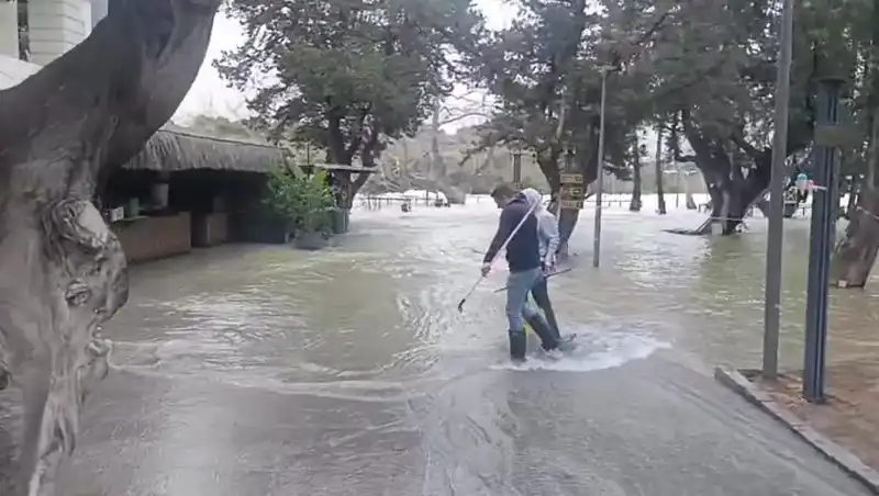 Manavgat Irmağı'nda Su Seviyesi Yükseliyor: İşletmeler Zarar Görüyor