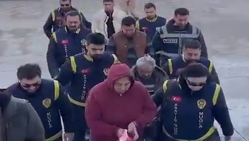 7 Yıl Sonra Ortaya Çıkan Korkunç Gerçek: Bebek, Çikolata Poşeti ve Gizemli Ölümler