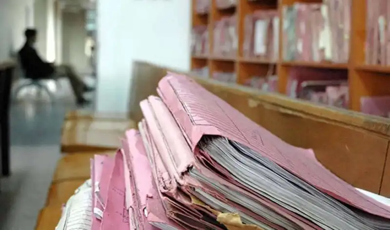 İcra Kabusu: Borcu Olmayan Vatandaşlar Neden Sürekli Takibe Düşüyor?