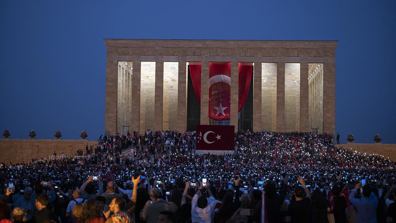 Anıtkabir ziyaretçi rekoru kırdı
