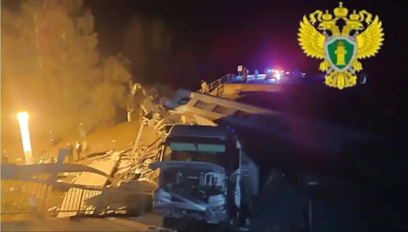 Rusya’da Feci Kaza: İki Köprü Çökünce Yedi Can Gitti