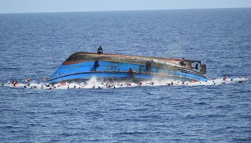 Filipinler'de Gemide Korkunç Alabora: 4 Kişi Hayatını Kaybetti, 7 Kayıp