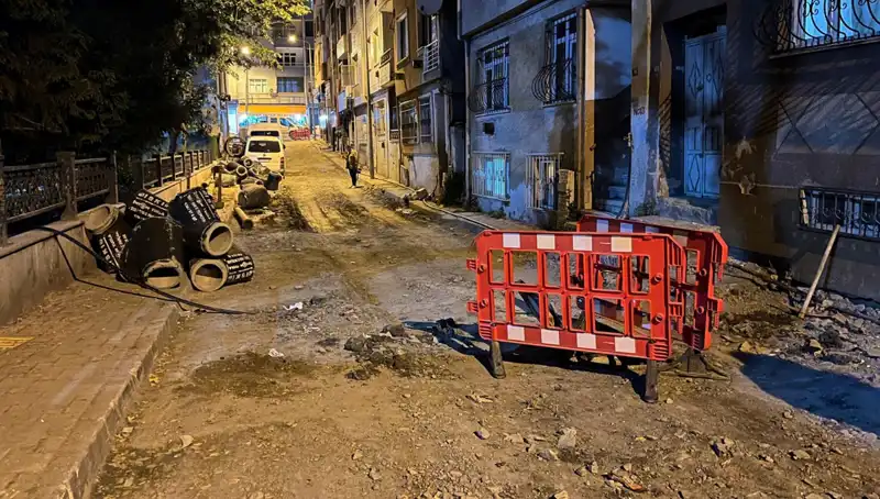 Bayrampaşa’da Altyapı Çalışmaları Sırasında Patlayan Rögar Kapağı Olayı Büyük Panic Yaşattı