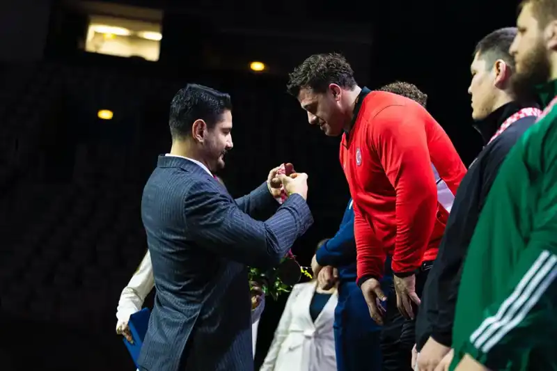 Rıza Kayaalp, Dünya Güreş Şampiyonası'nda Altın Madalya Kazandı!