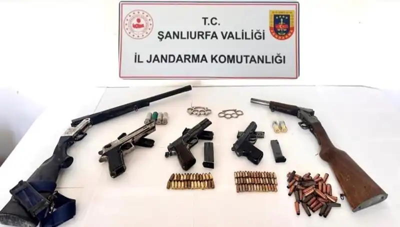 Şanlıurfa'da Ruhsatsız Silah Operasyonu: Tutuklamalar ve Detaylar