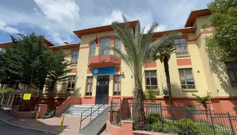 Deprem Sonrası Hasar Gören Okullar Boşaltıldı: Ayrıntılar ve Etkileri