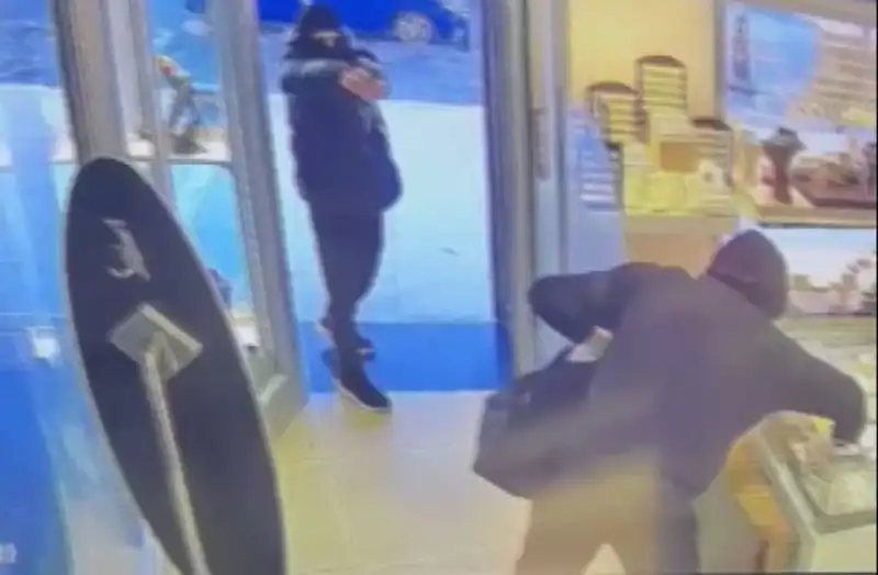 Ümraniye'de Maskeli Soyguncuların Korkunç Planı: 5 Kişi Dikkat Çekti