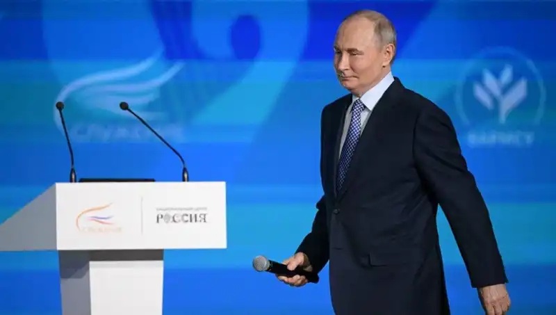 Rusya’da Yabancı Ajan Yasası: Putin’in Yeni Manöveri Türkiye’yi Nasıl Etkileyecek?