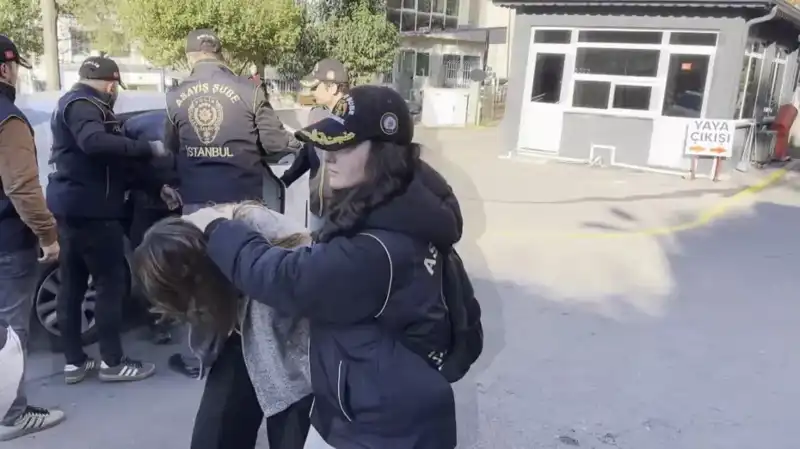 İstanbul'da Suç Örgütlerine Dev Operasyon: İki Kadın Tetikçi Yakalandı